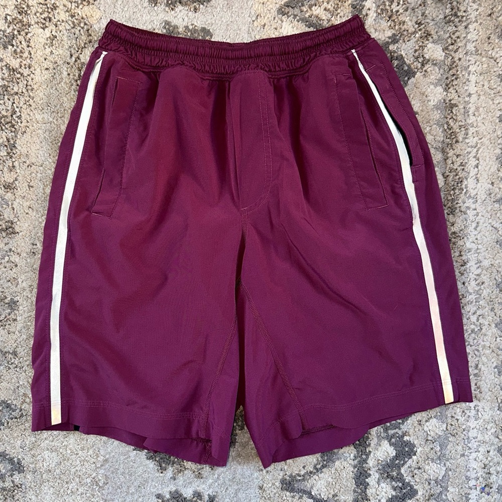 Lululemon Pace Breaker Lined Reflective Black Cherry 9in Small